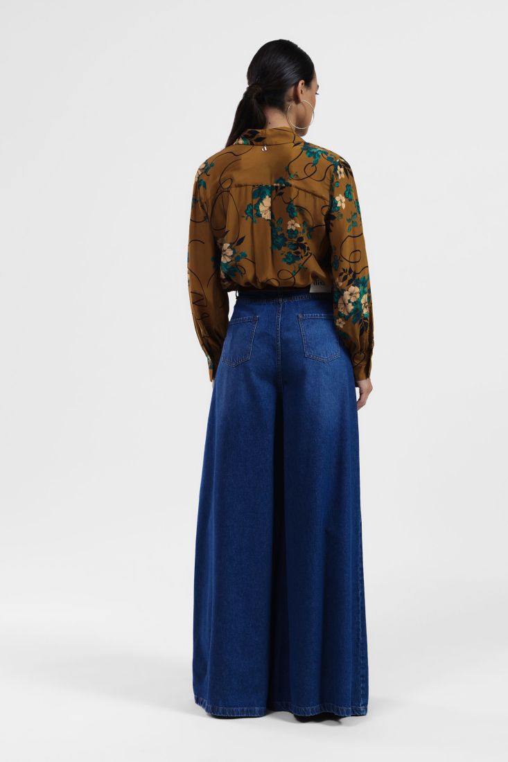 Blue highwaisted wide leg jean