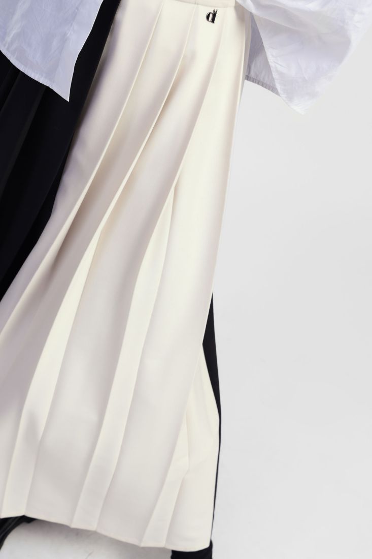 Bicolor long pleated skit