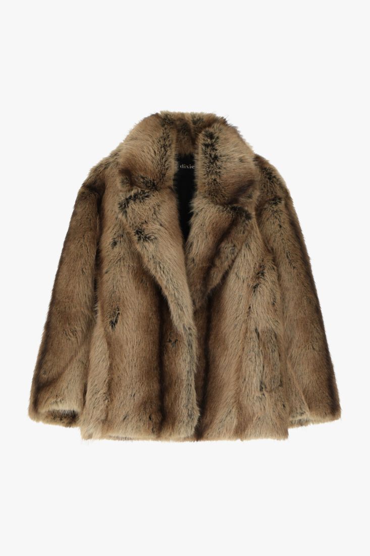 Eco fur with wide labels and volume