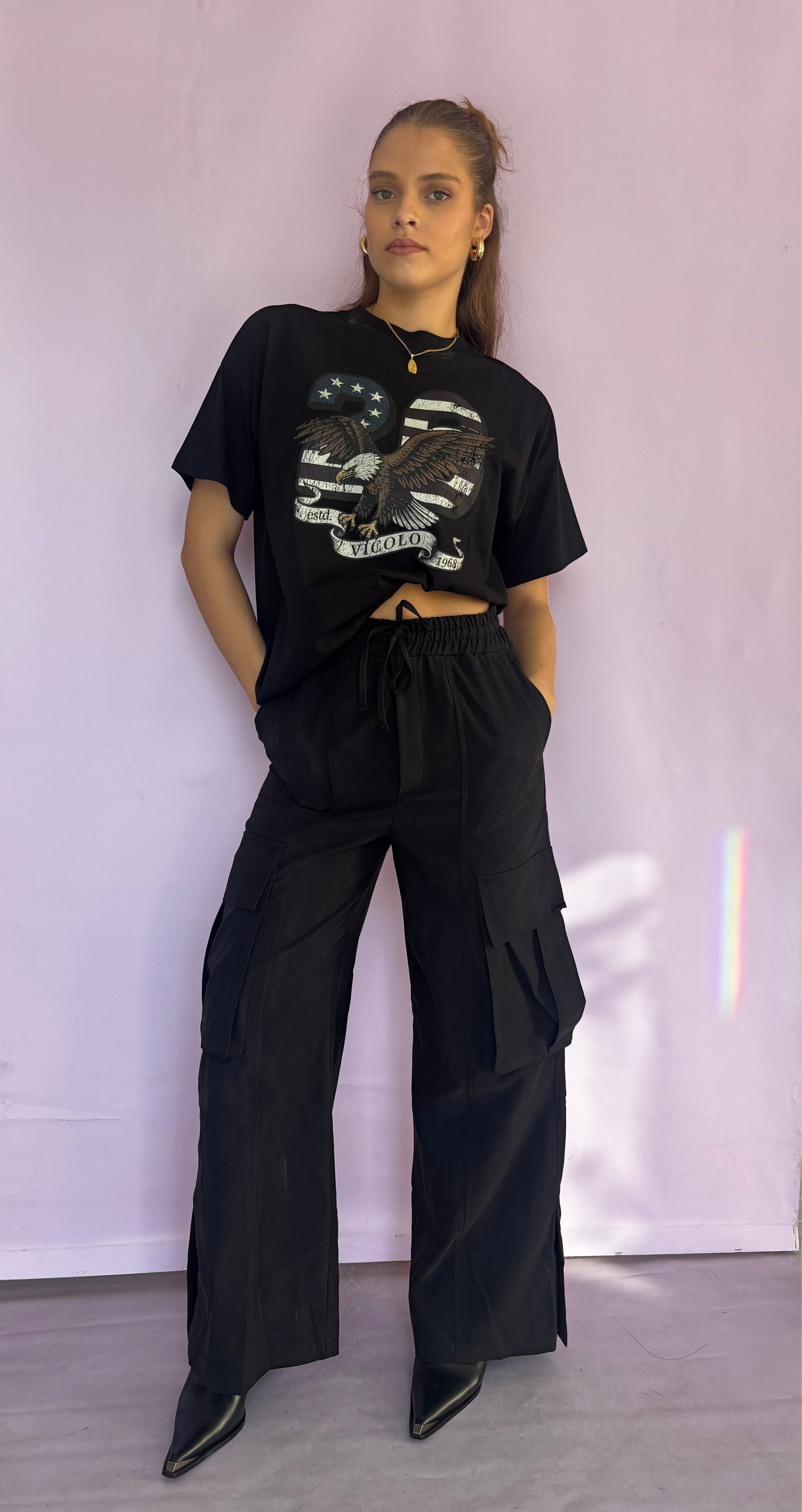 Black cargo trouser with drawstring on the waist