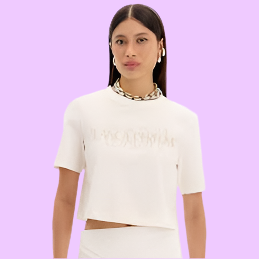 Short sleeve t-shirt with aplication