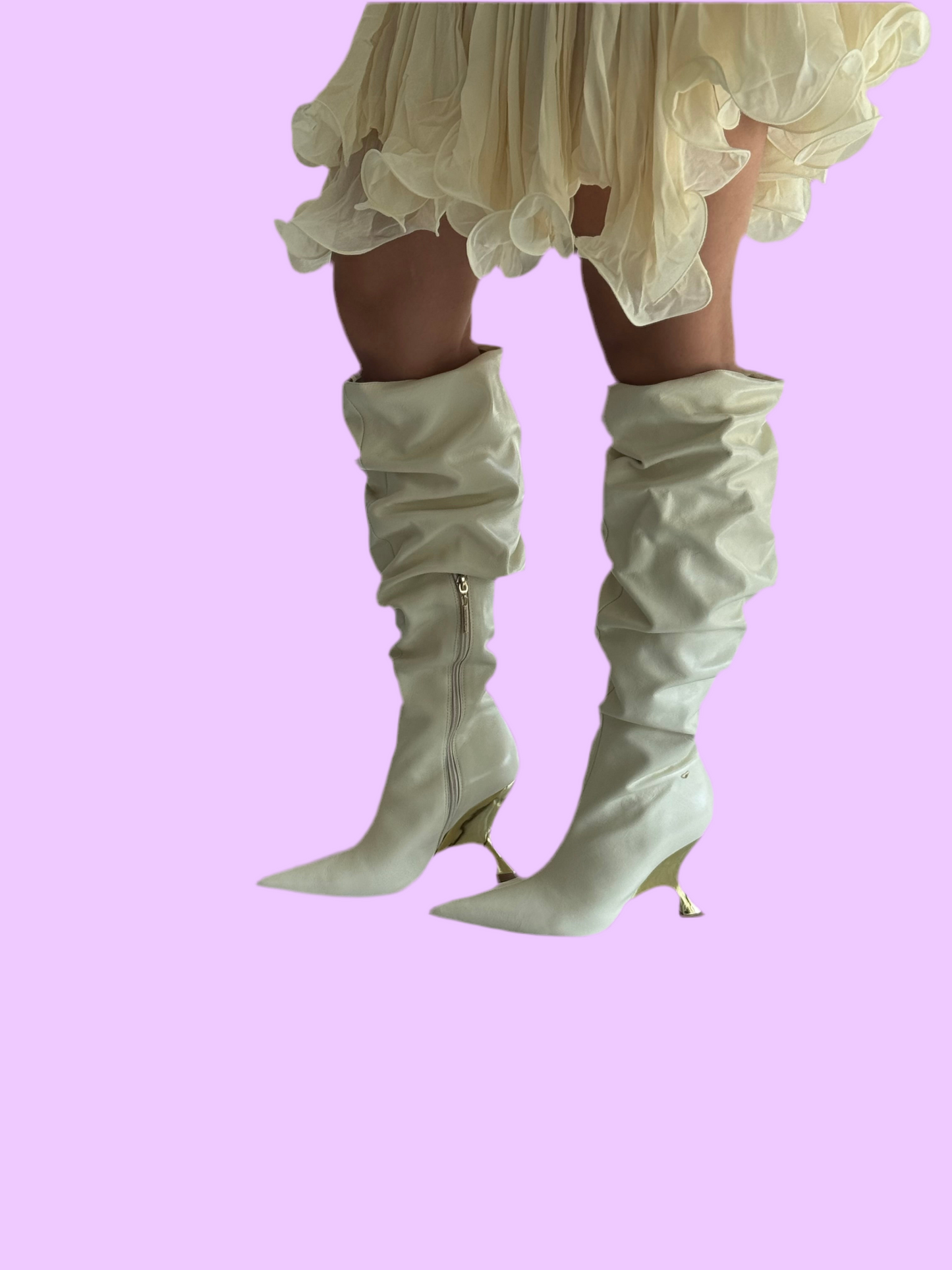Leather knee boots with gathering
