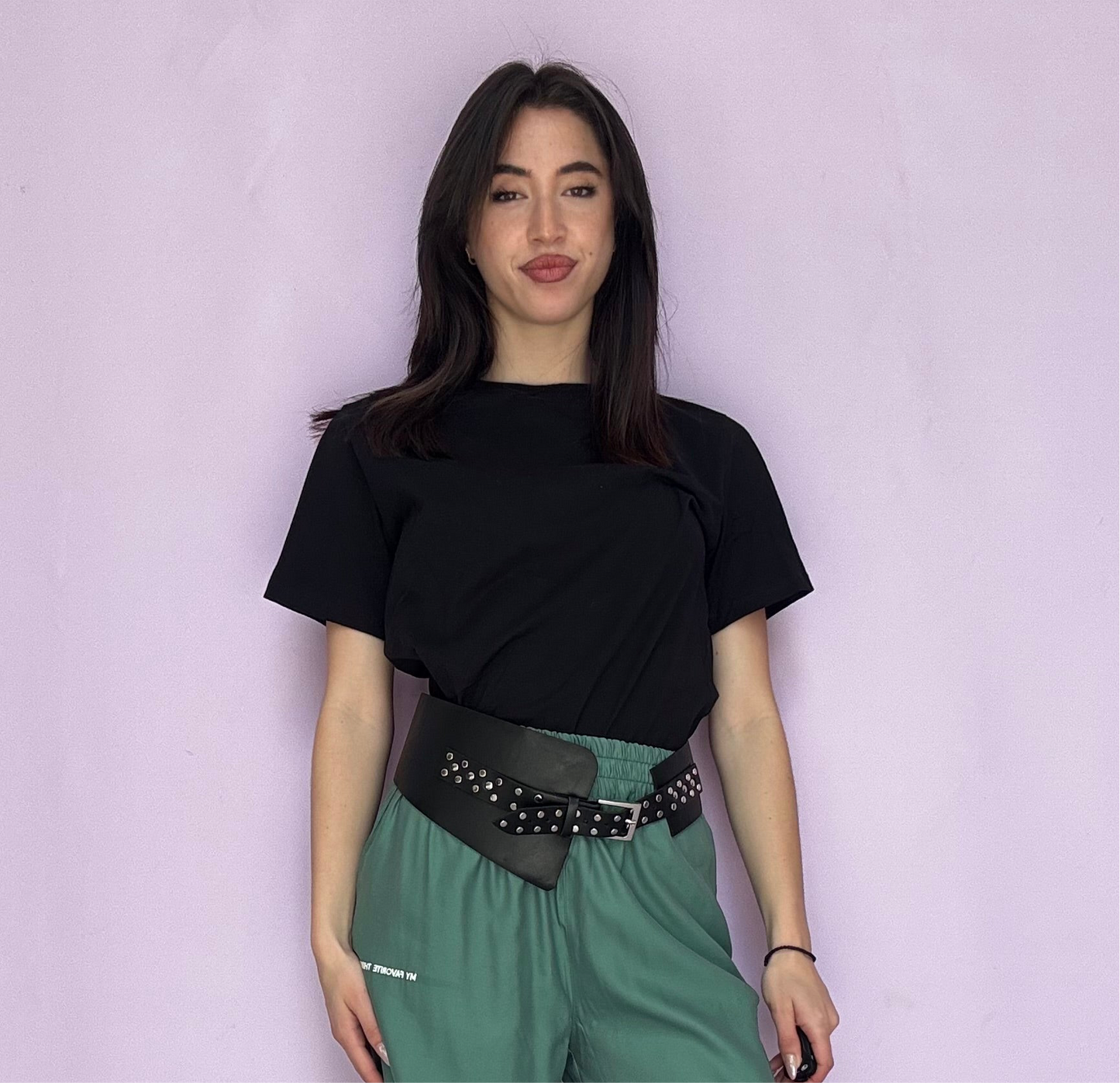 Black basic t-shirt with belt