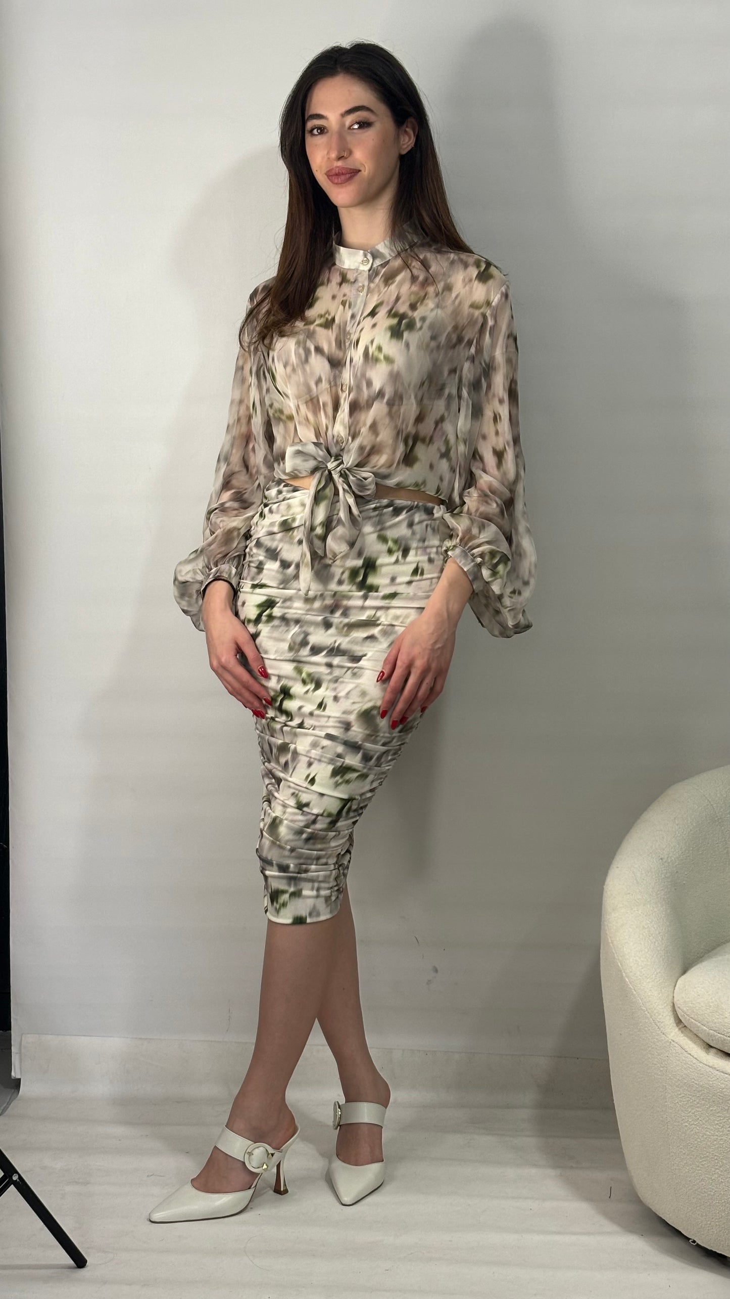 Slim fit skirt with gathering