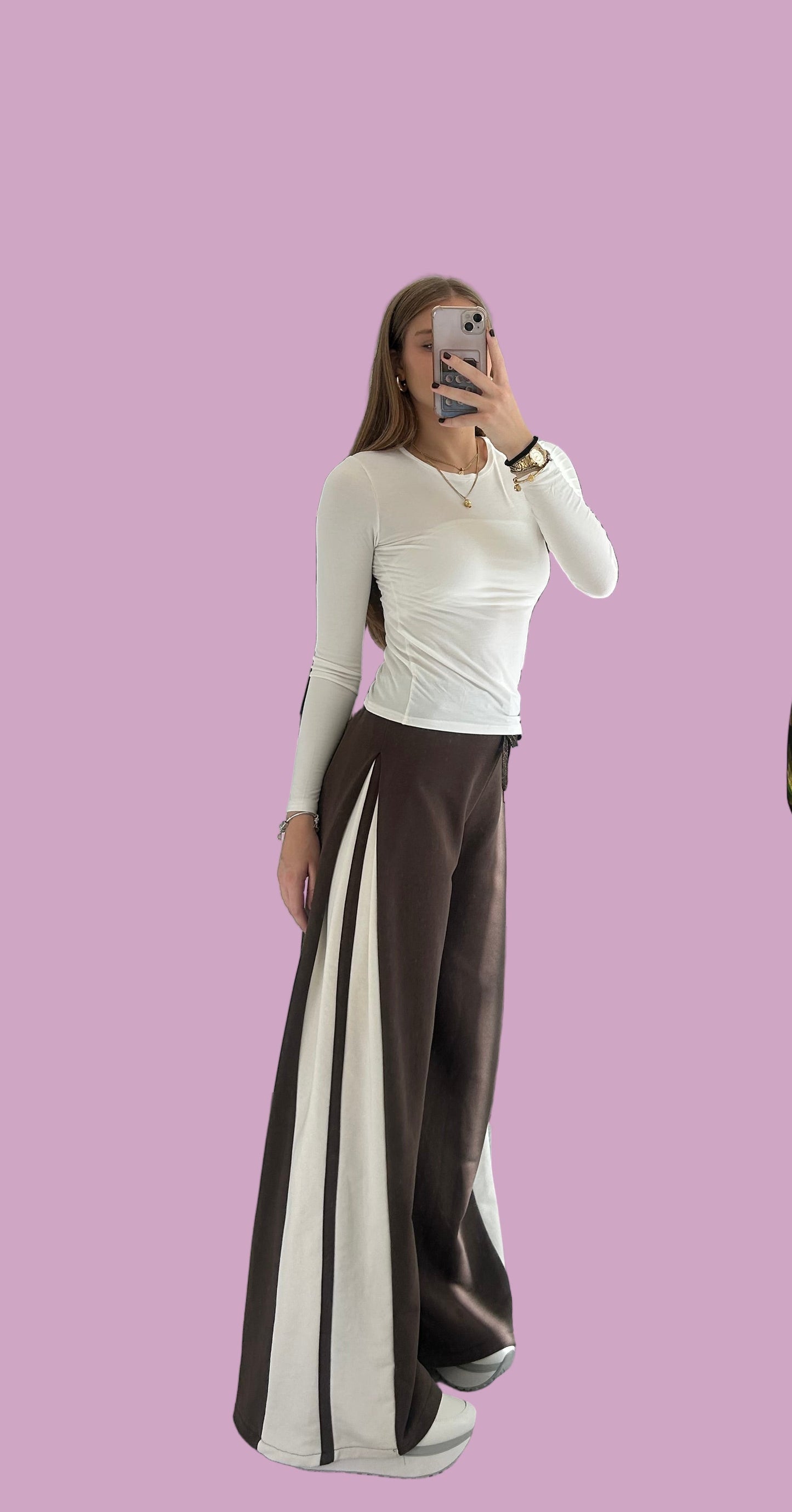 Tracksuit pants with pleat on the side