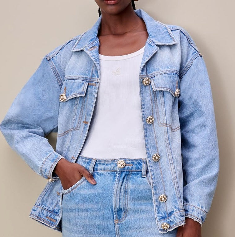 Denim pants with brooches