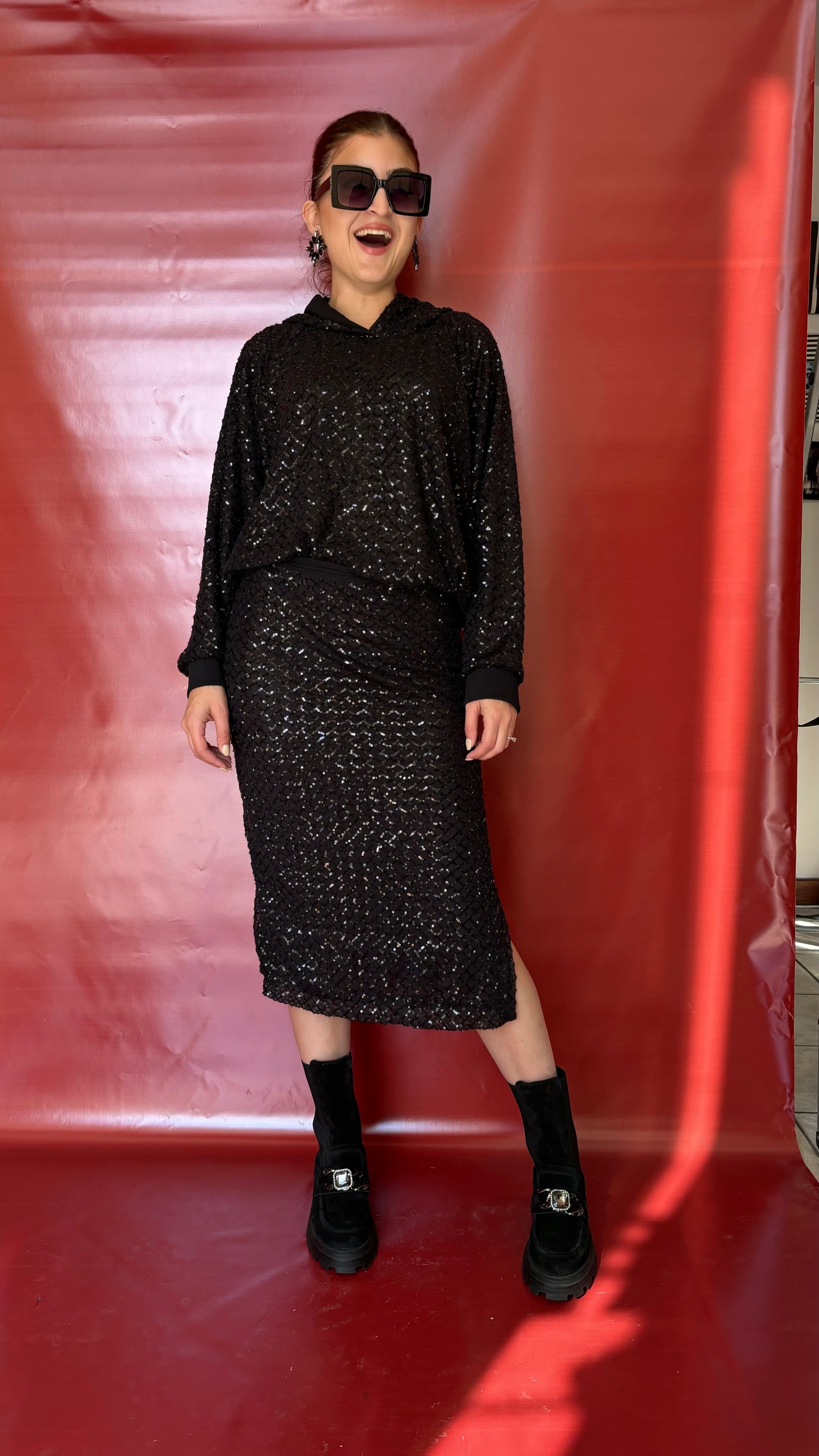 Embroidered midi skirt