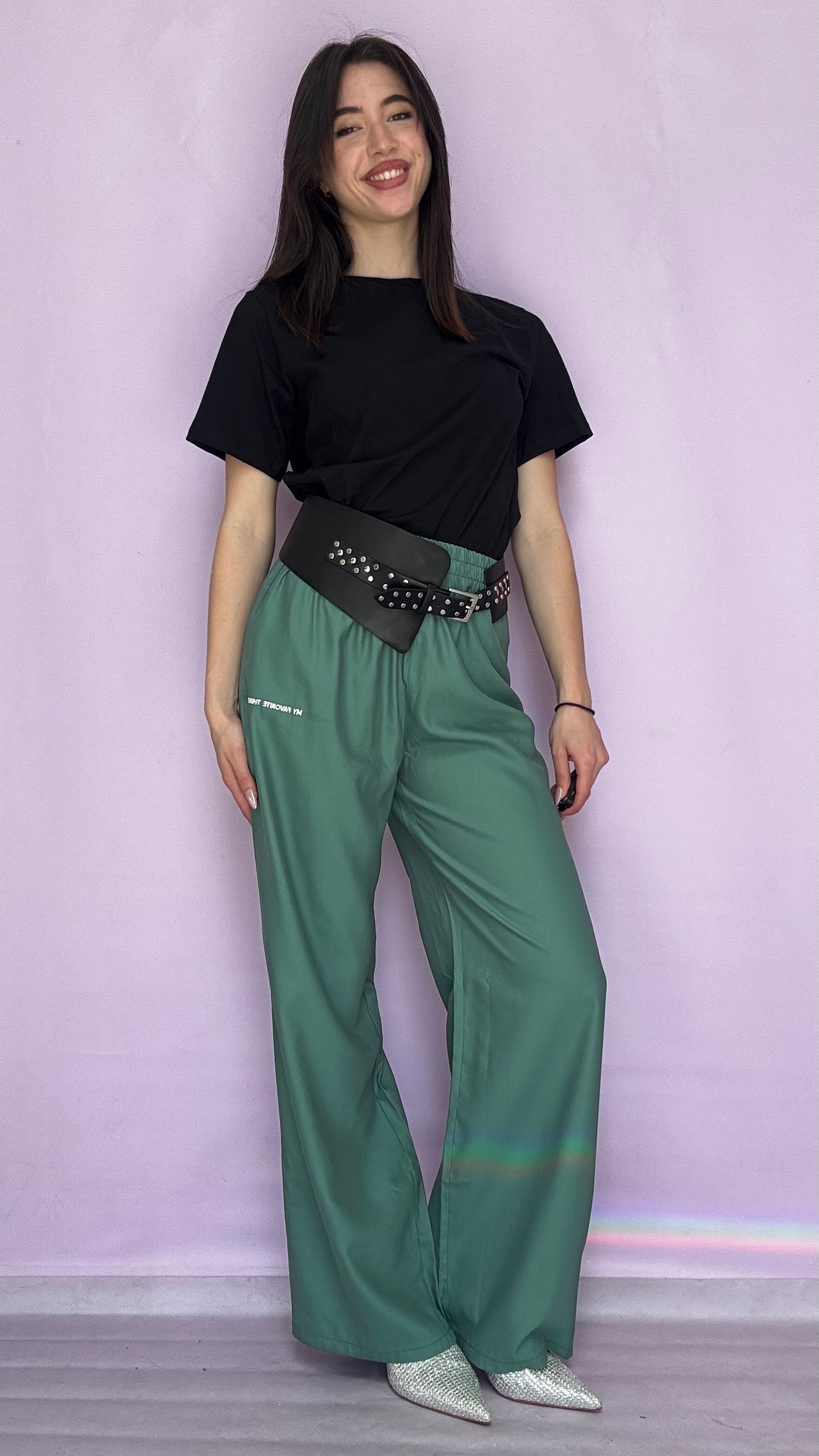 Black basic t-shirt with belt