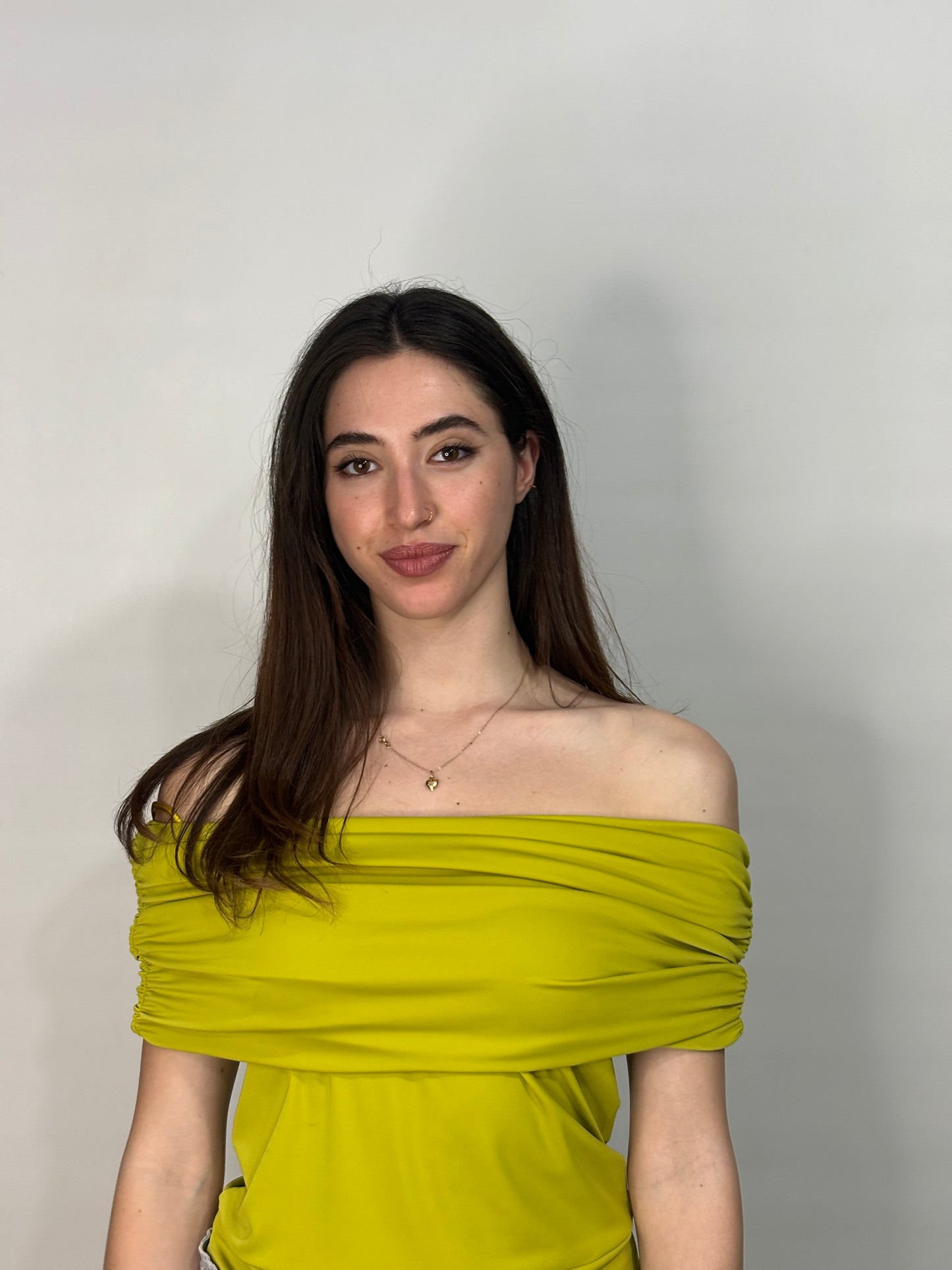 Offshoulder lime body