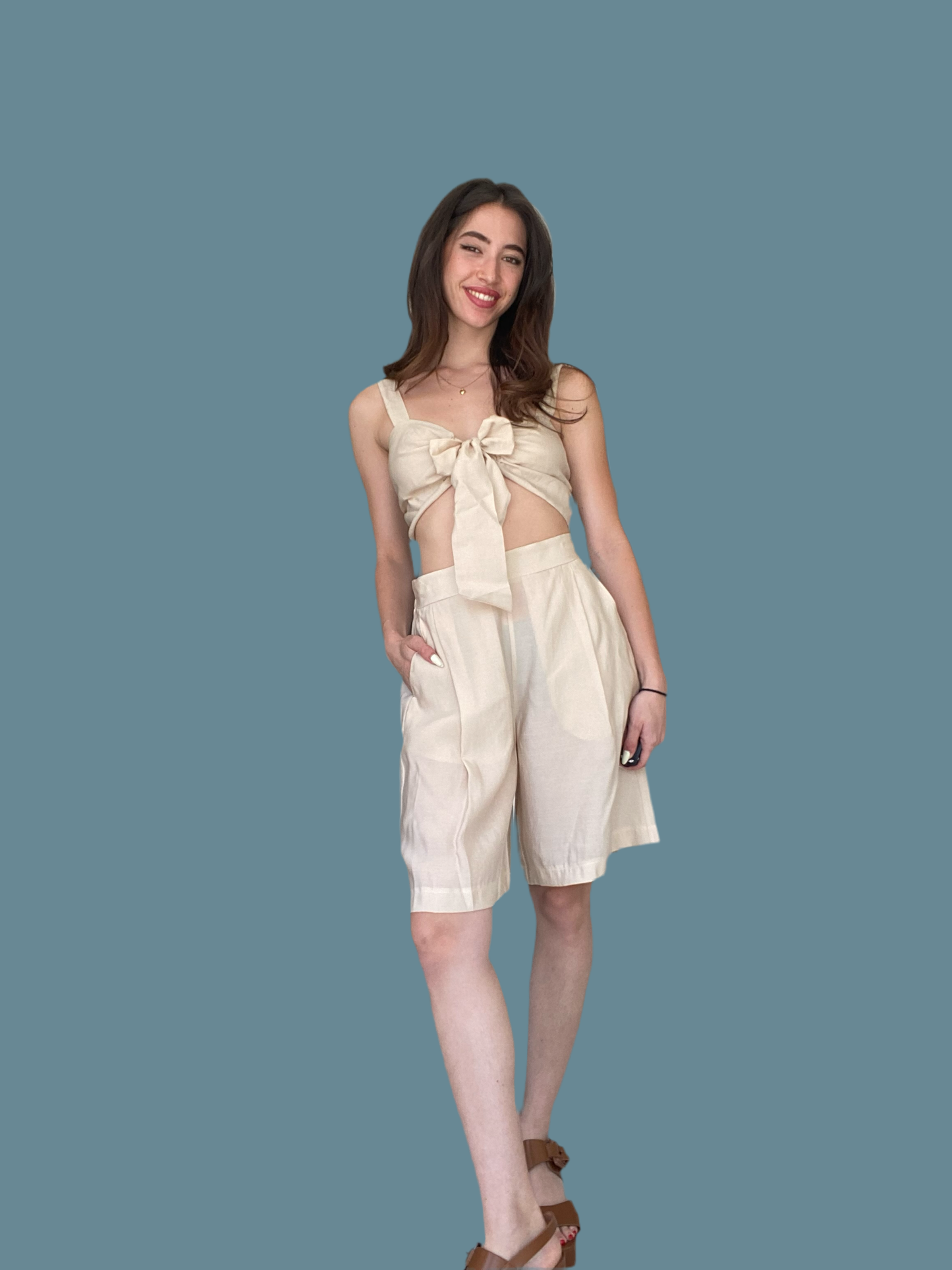Beige bermuda