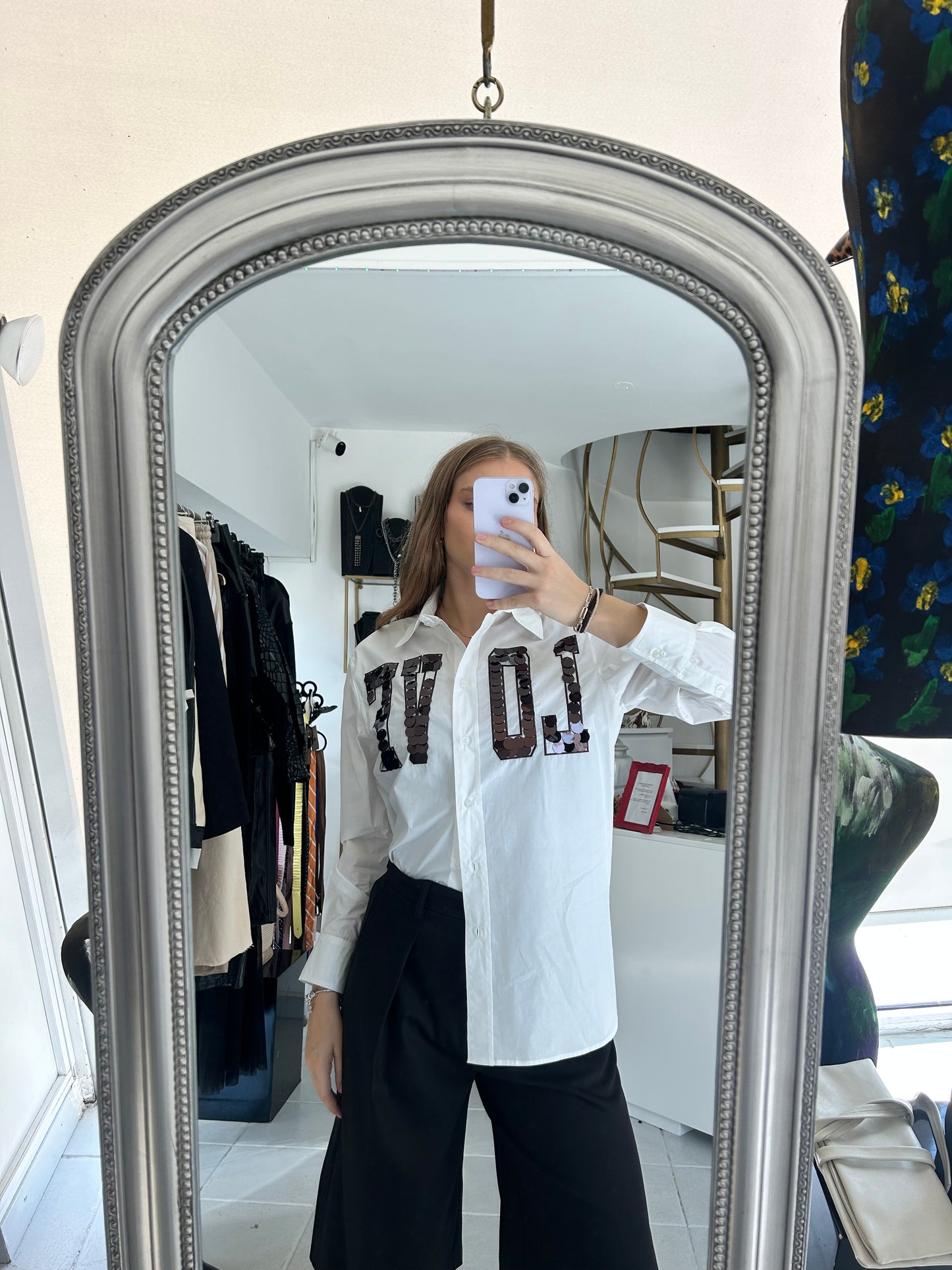 White cotton shirt with sequin