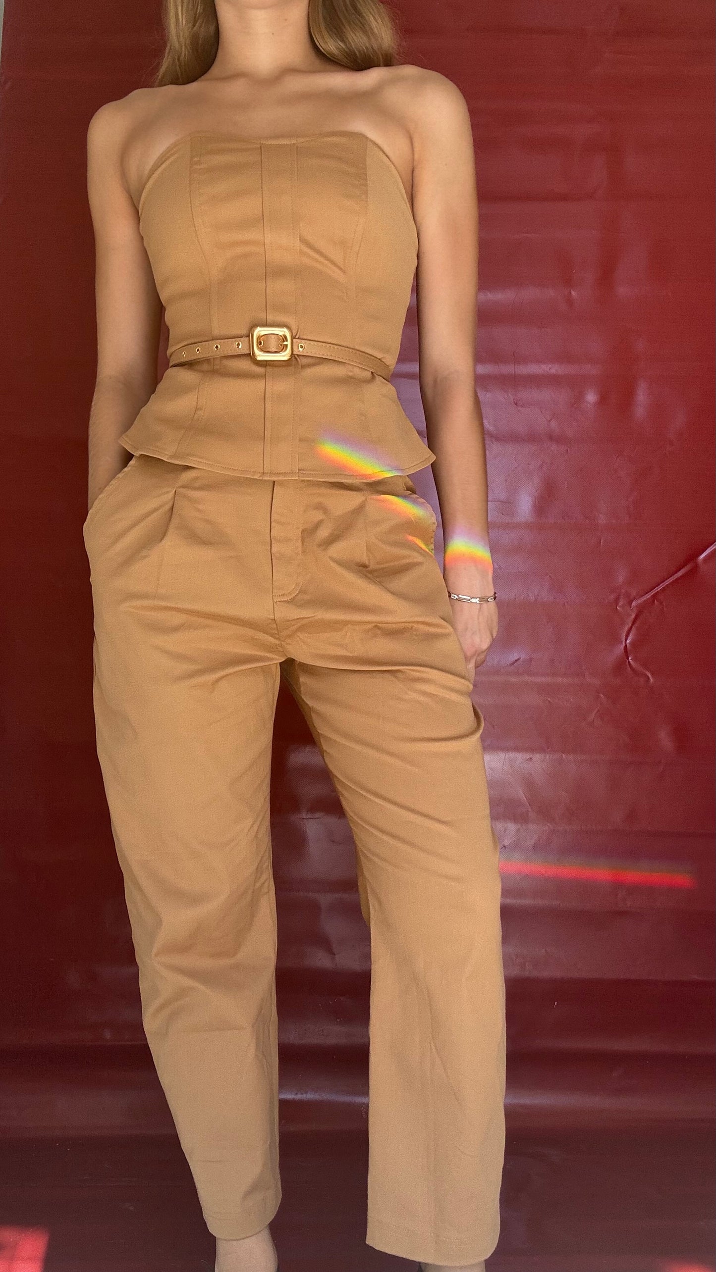 Carrot tailored camel pants