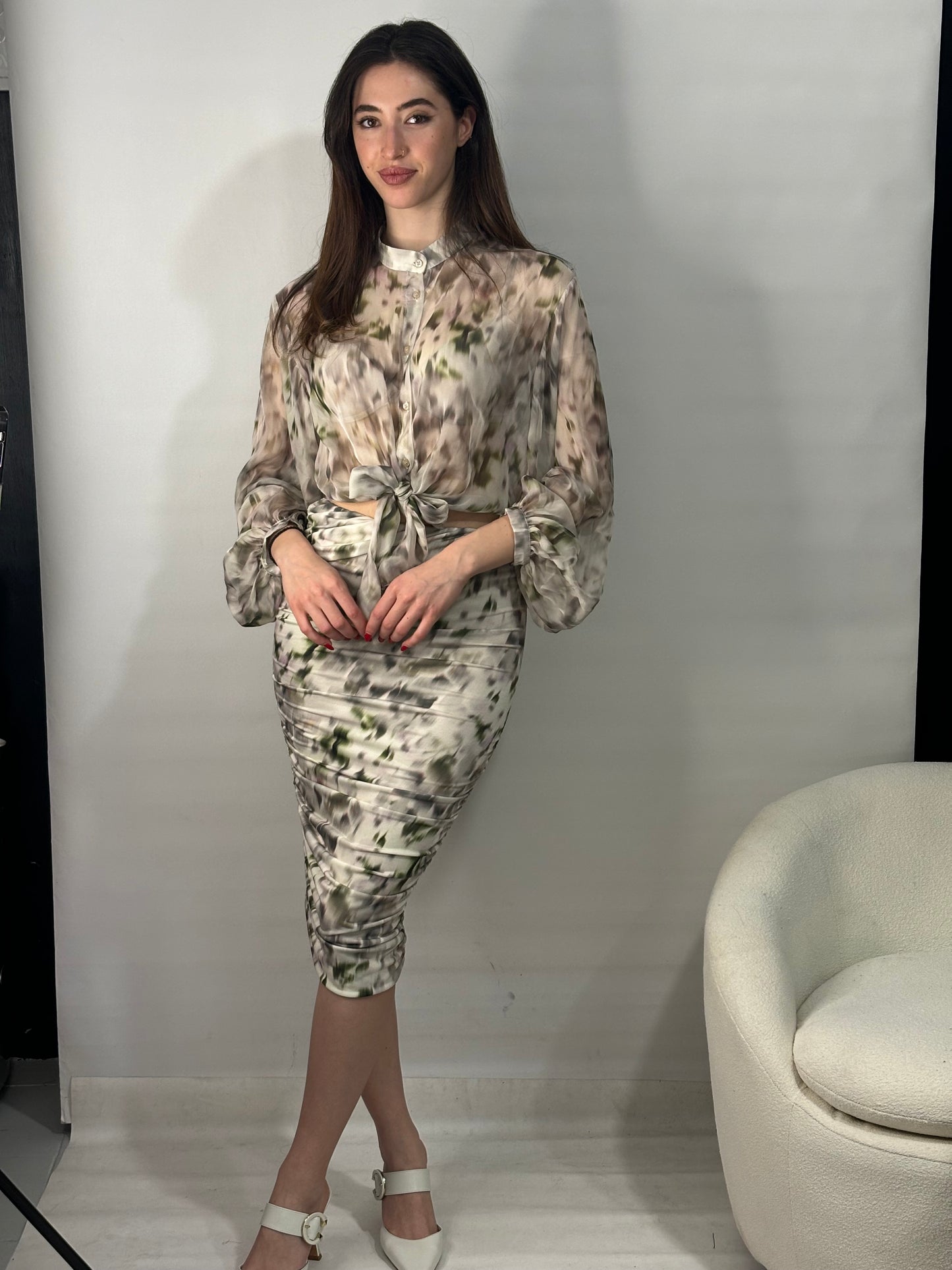 Slim fit skirt with gathering