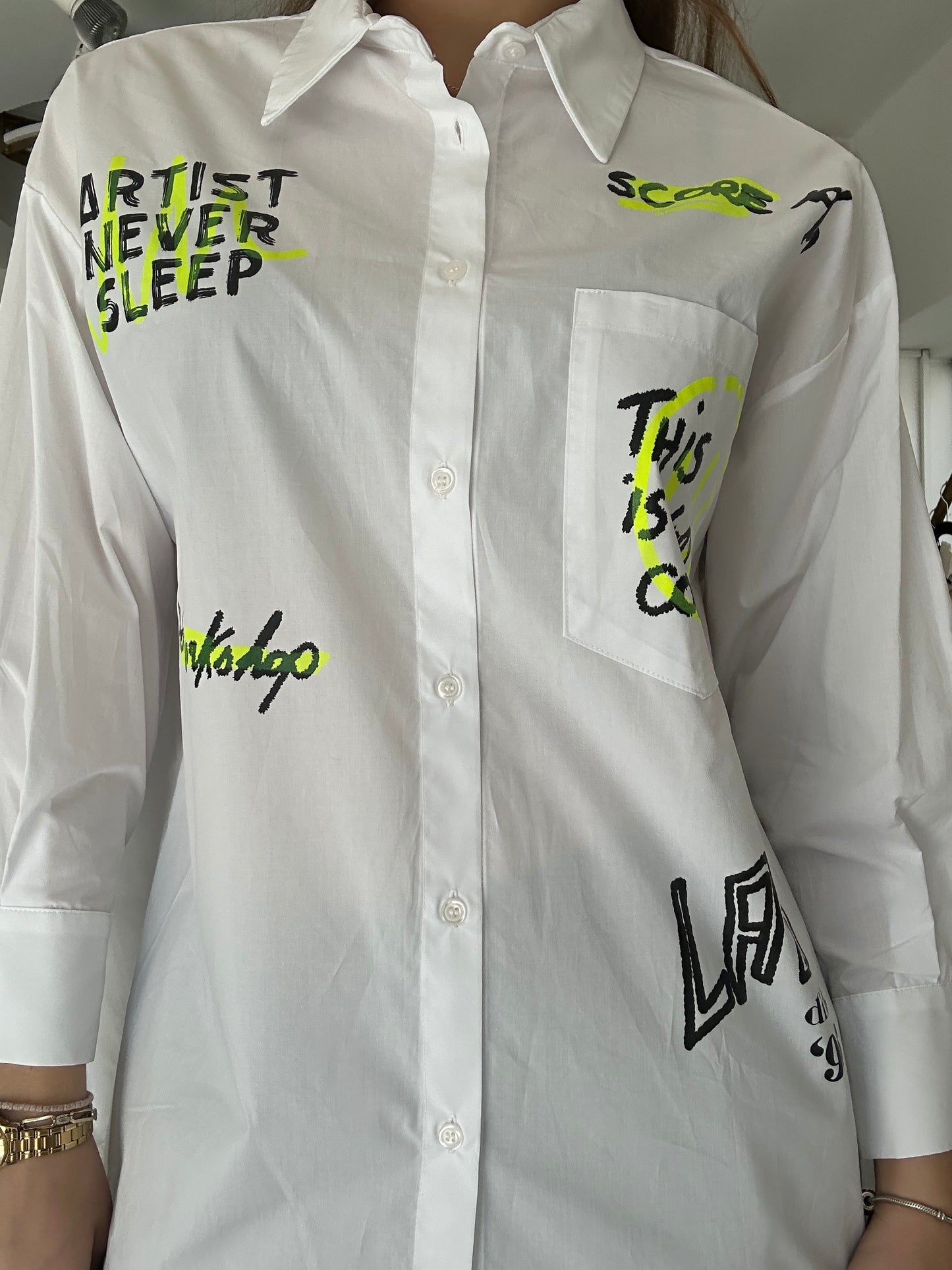 White long shirt with lettering