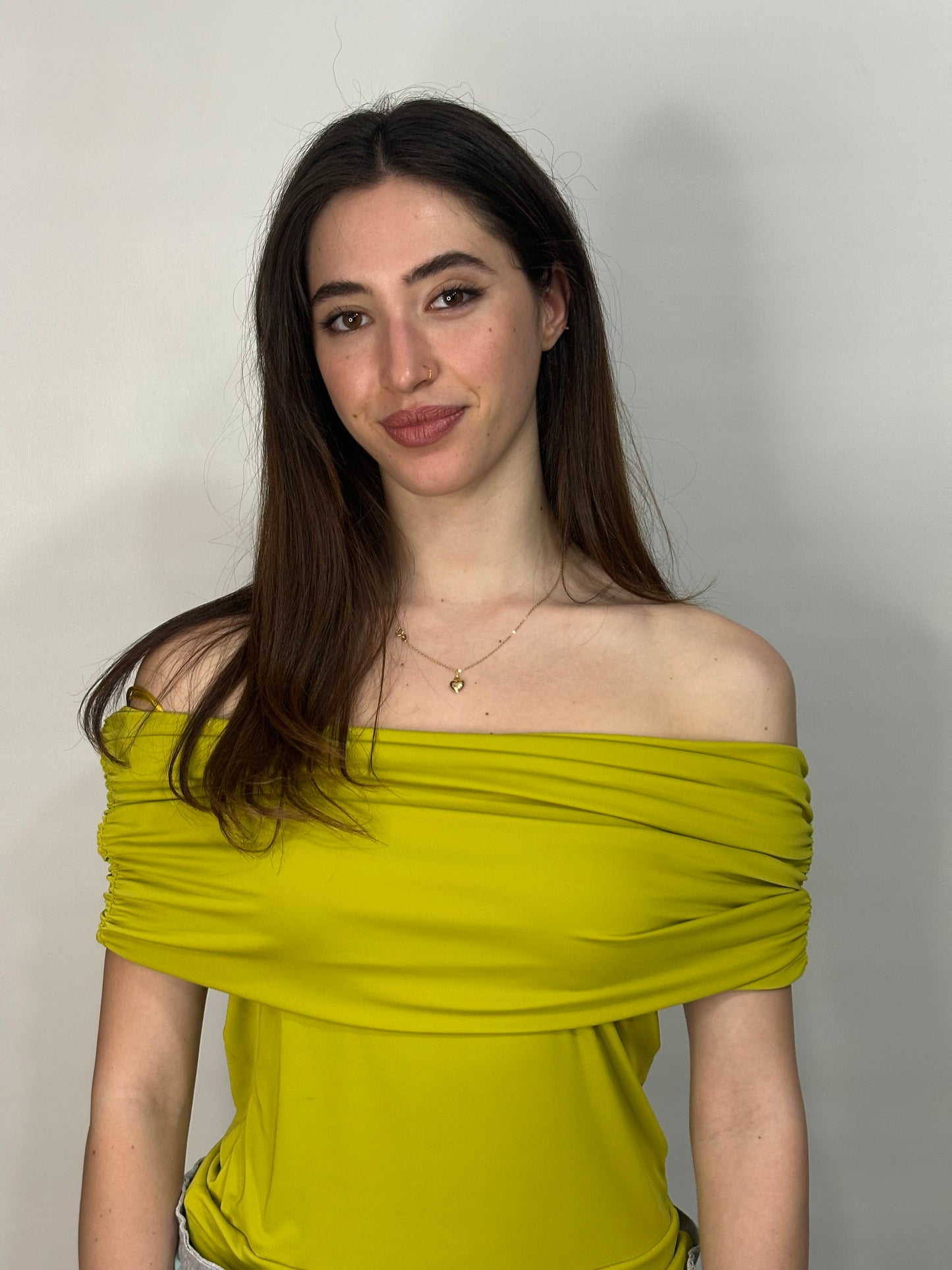 Offshoulder lime body