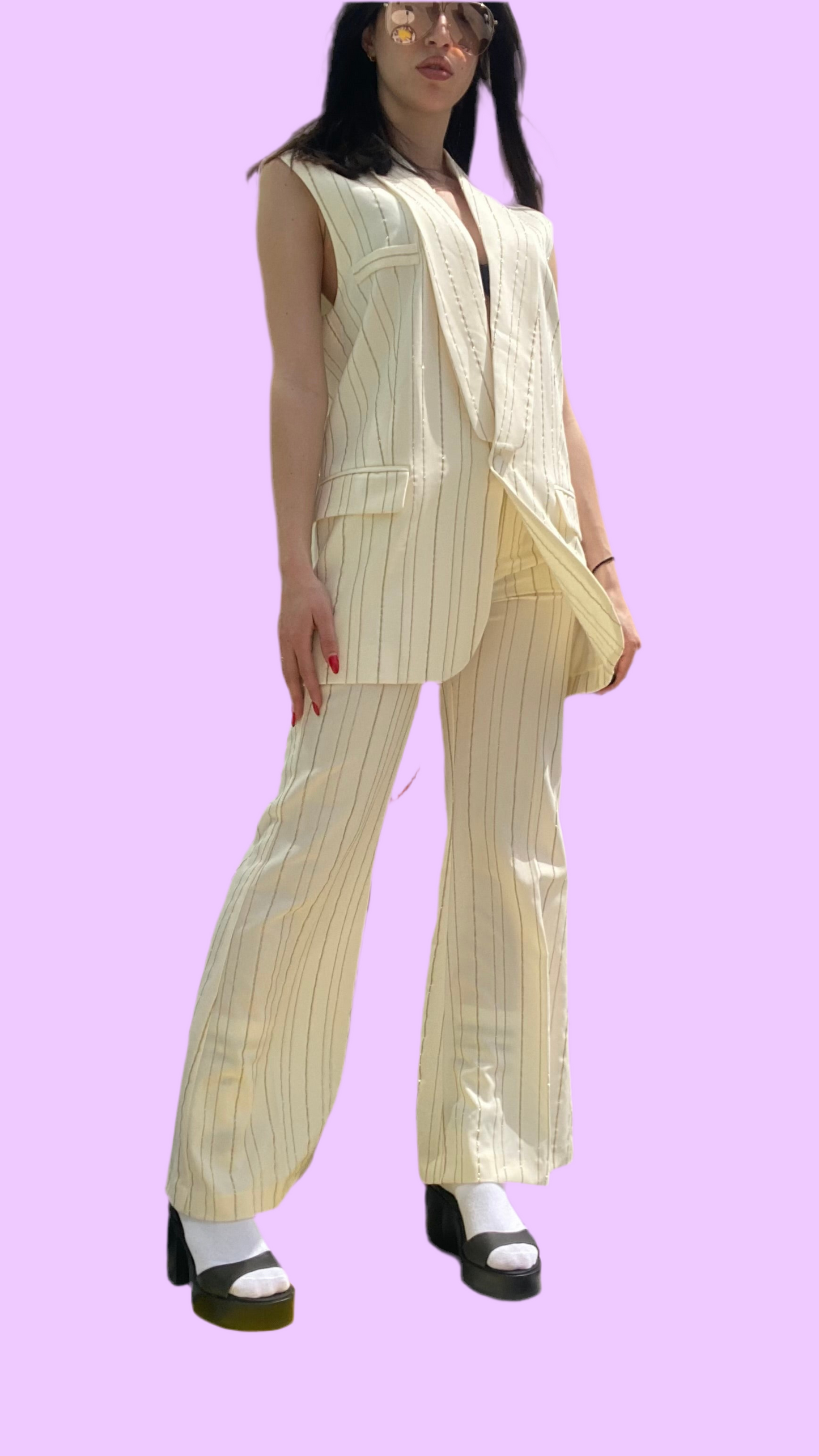 Straight line trouser with gold stripes
