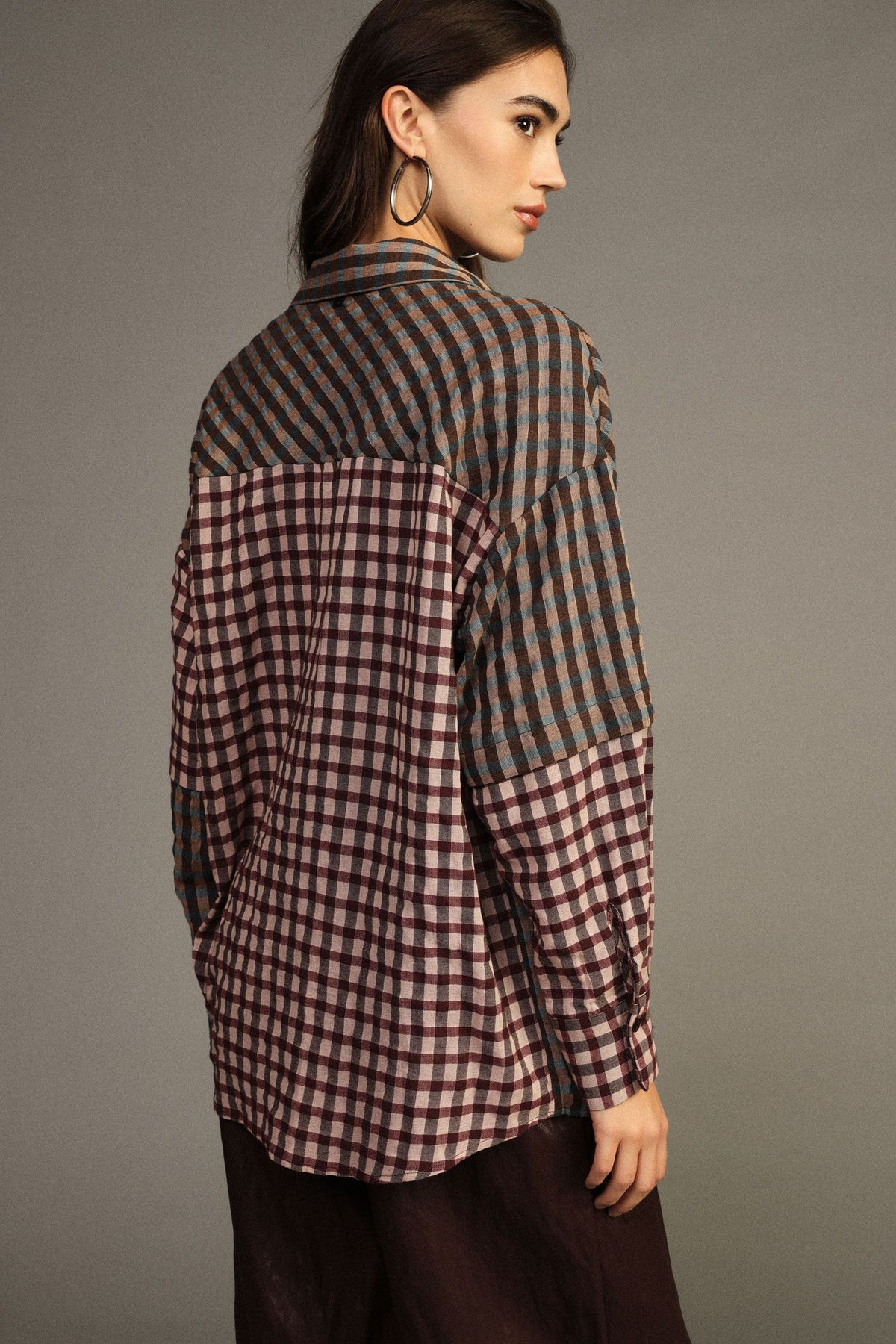 Check shirt with long sleeves and chest pockets. Baroc Boutique