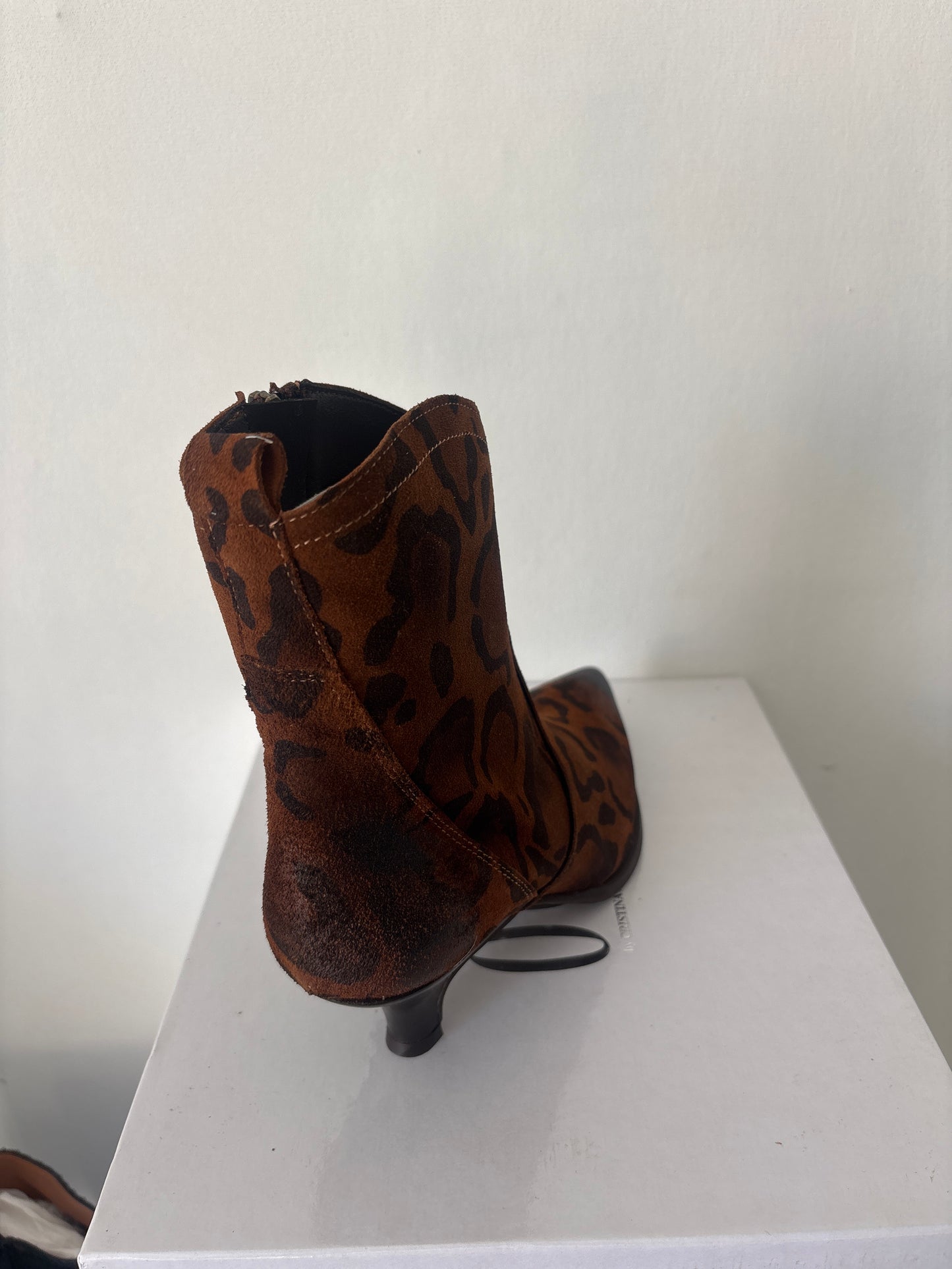 Cognac jaguar Leopard print ankle boots Baroc Boutique
