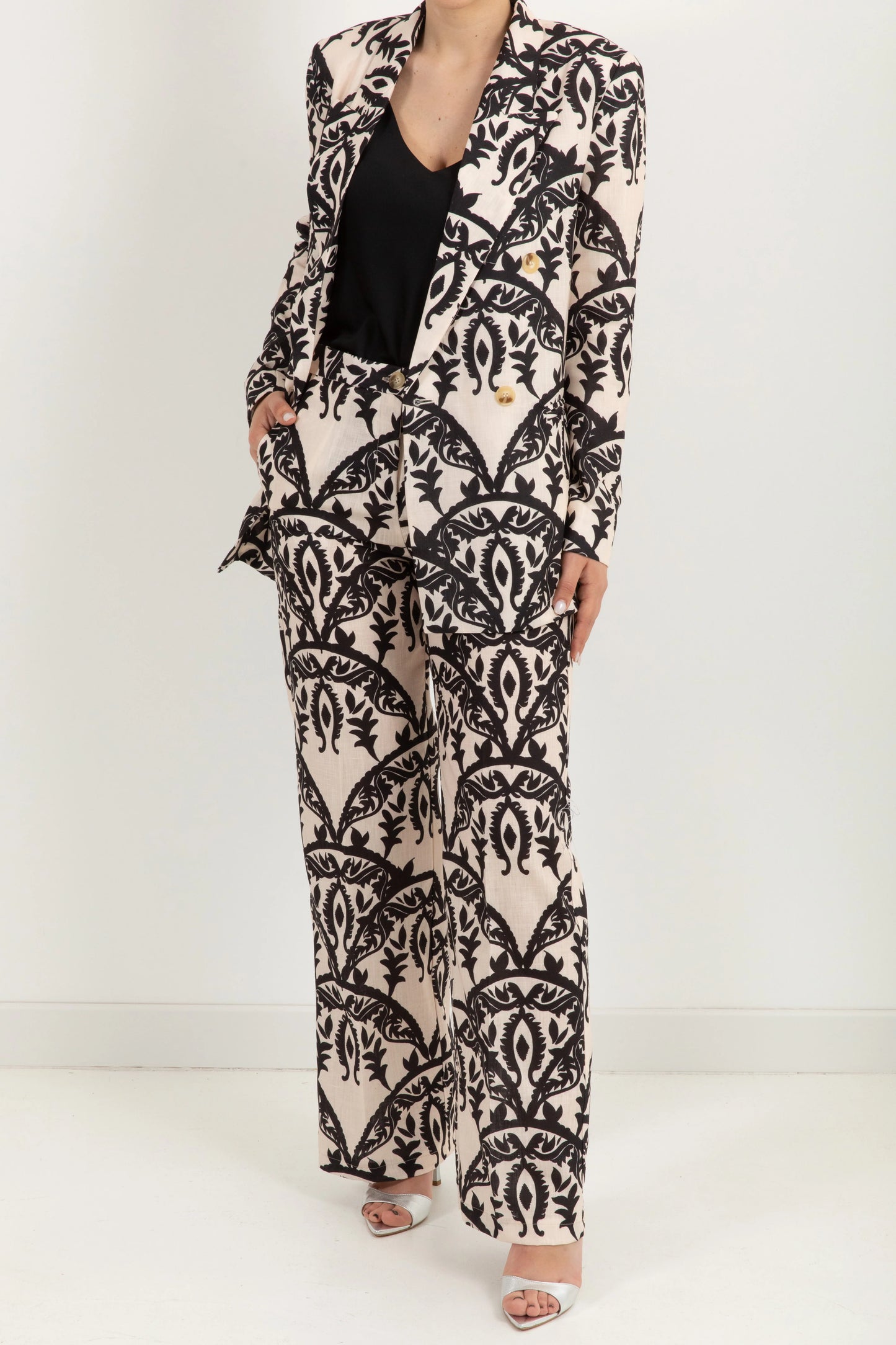 Linen beige Blazer with black design Baroc Boutique SMALL