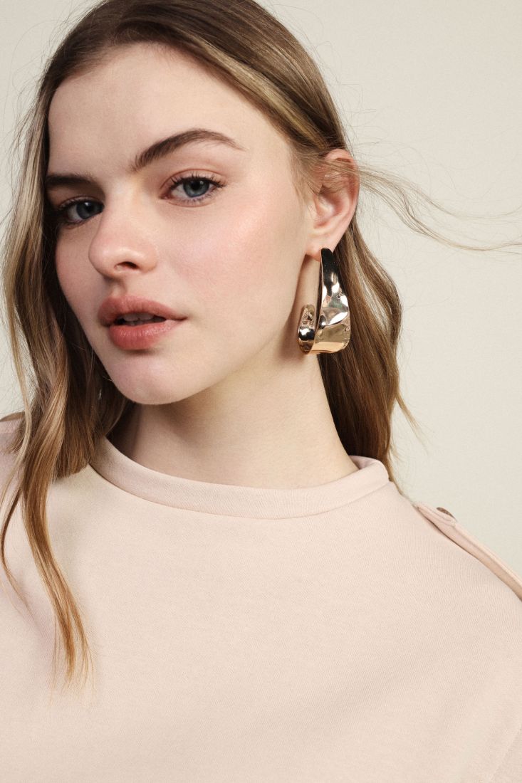 Textured large hoops with sculpted finish Baroc Boutique