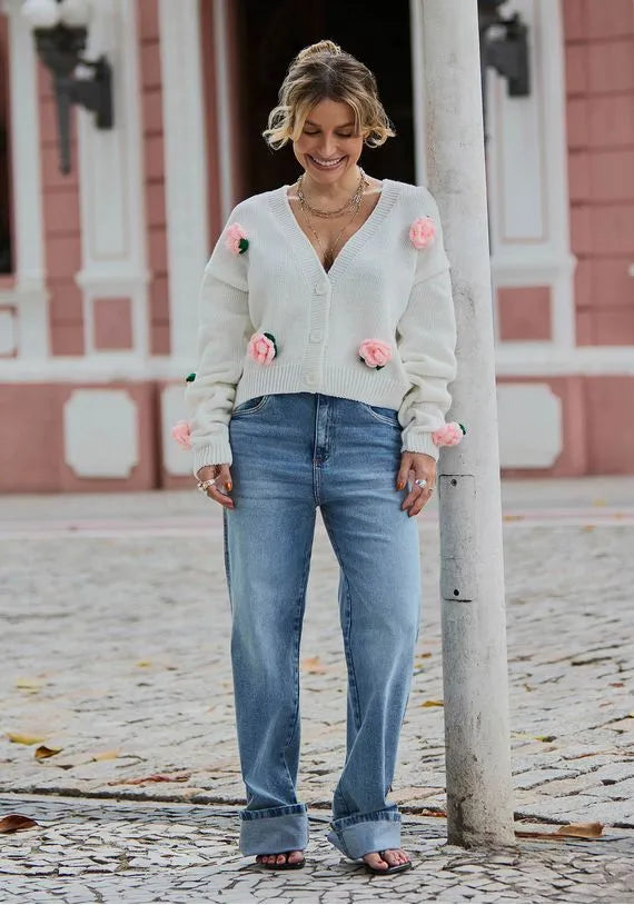 Offwhite knit cardigan with flowers