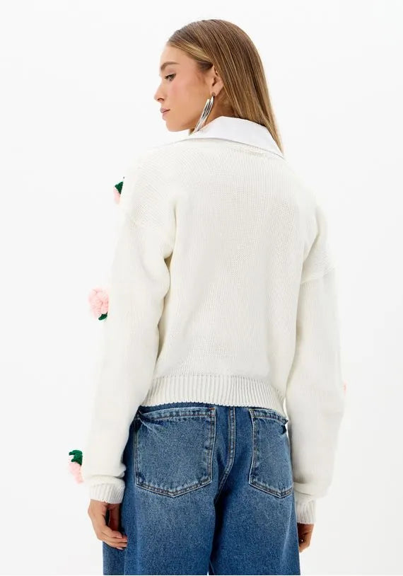Offwhite knit cardigan with flowers