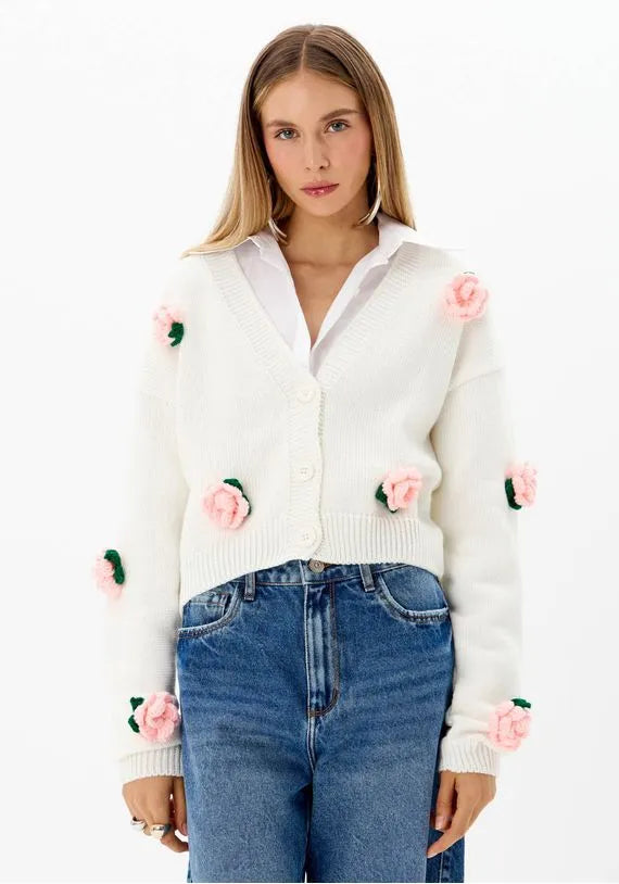 Offwhite knit cardigan with flowers