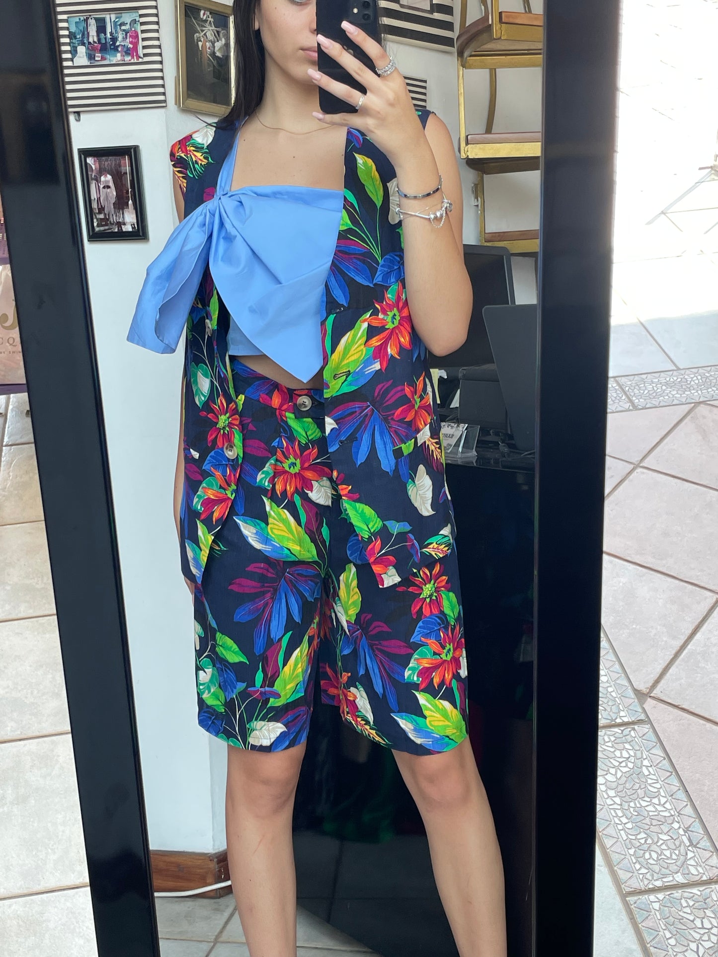 Linen vivid flower Vest