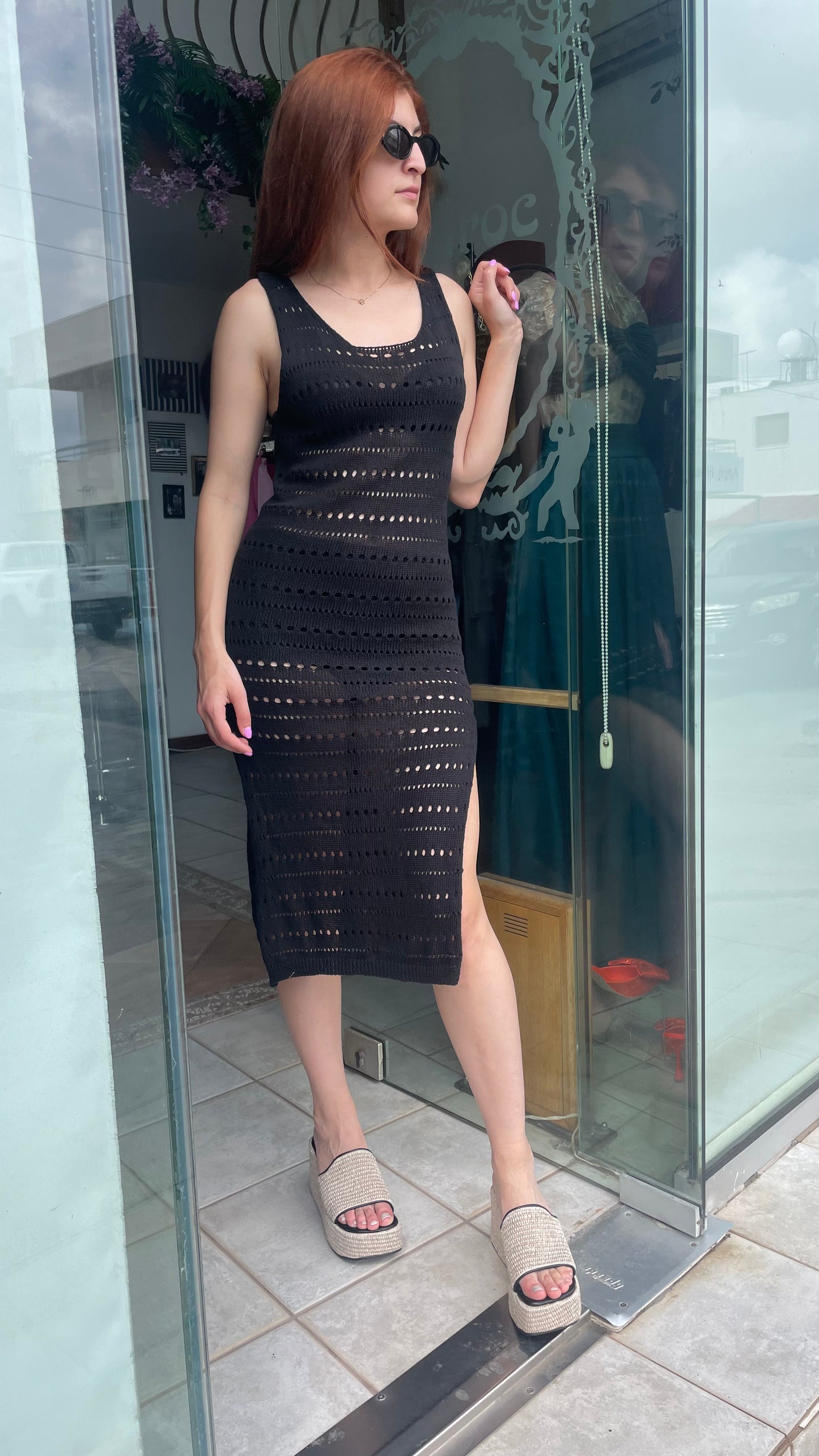 Round neck knit dress with low back