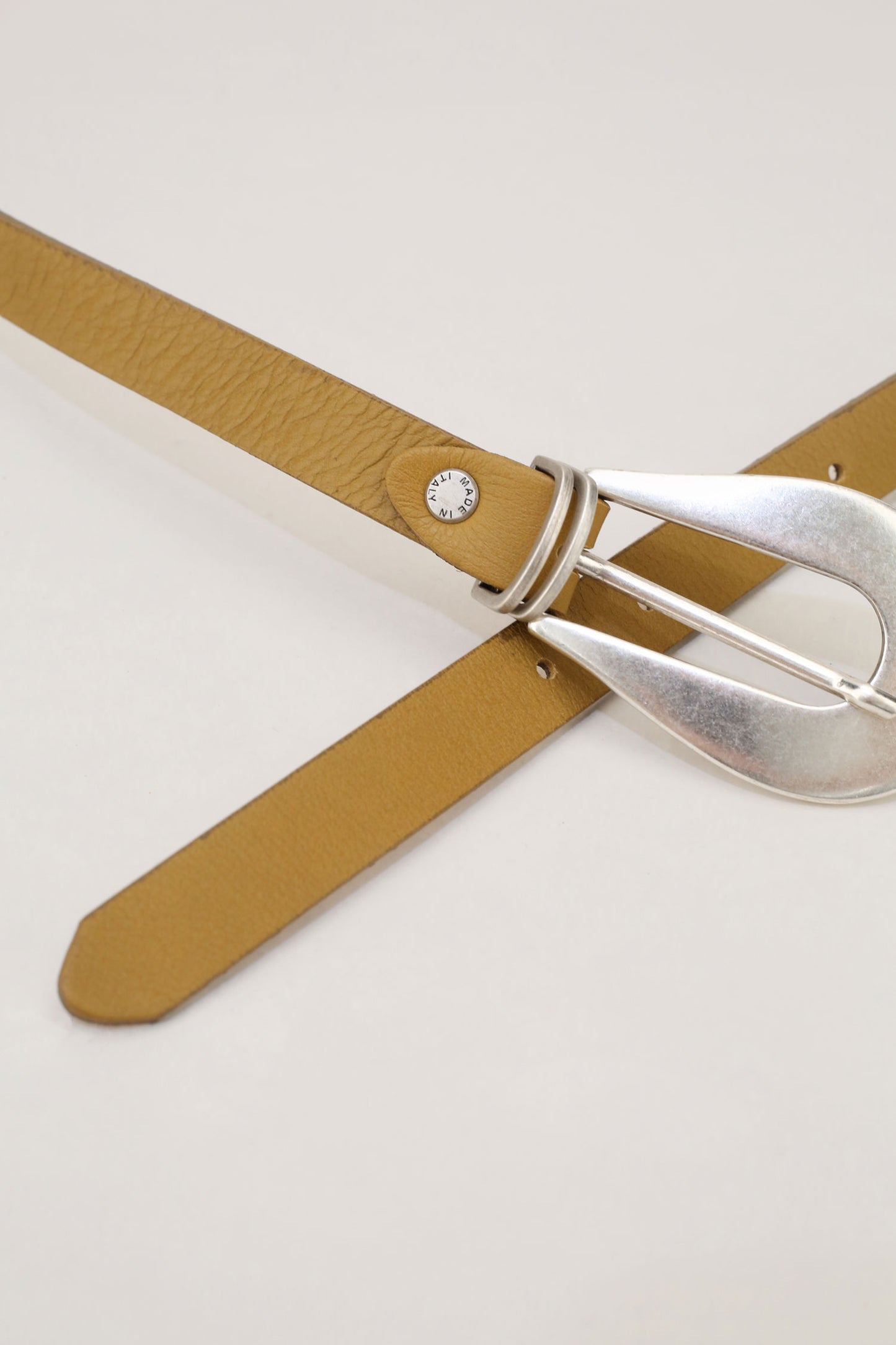 ACCESSORIES Dixie slim solid colour belt with oval buckle Baroc Boutique