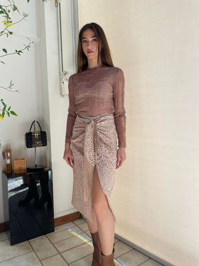 Have one Lace Skirt with a high slit Baroc Boutique