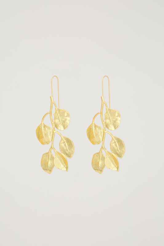Drop earrings with leaf embellishment