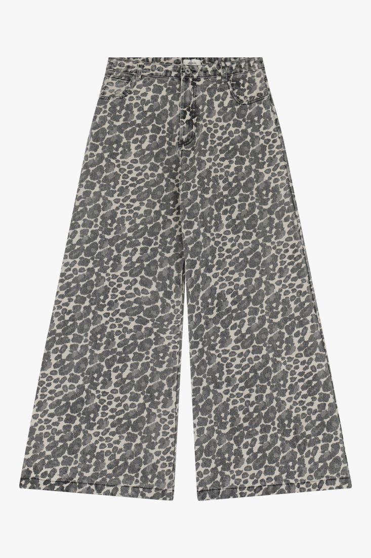 Wide leg jeans in cow print