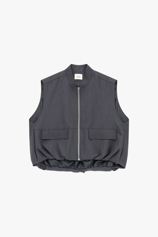 Sleeveless jacket with zip closure