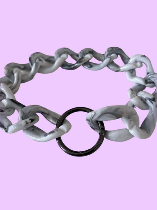 Gray and white short necklace with a black buckle