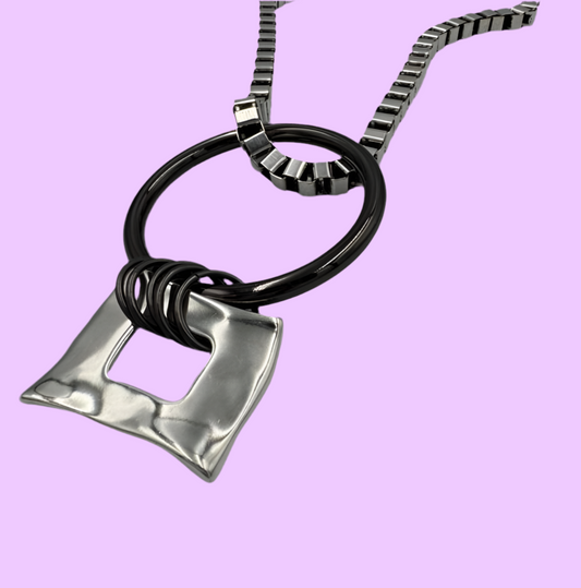 Short box chain necklace with gunmetal circle and square zamak
