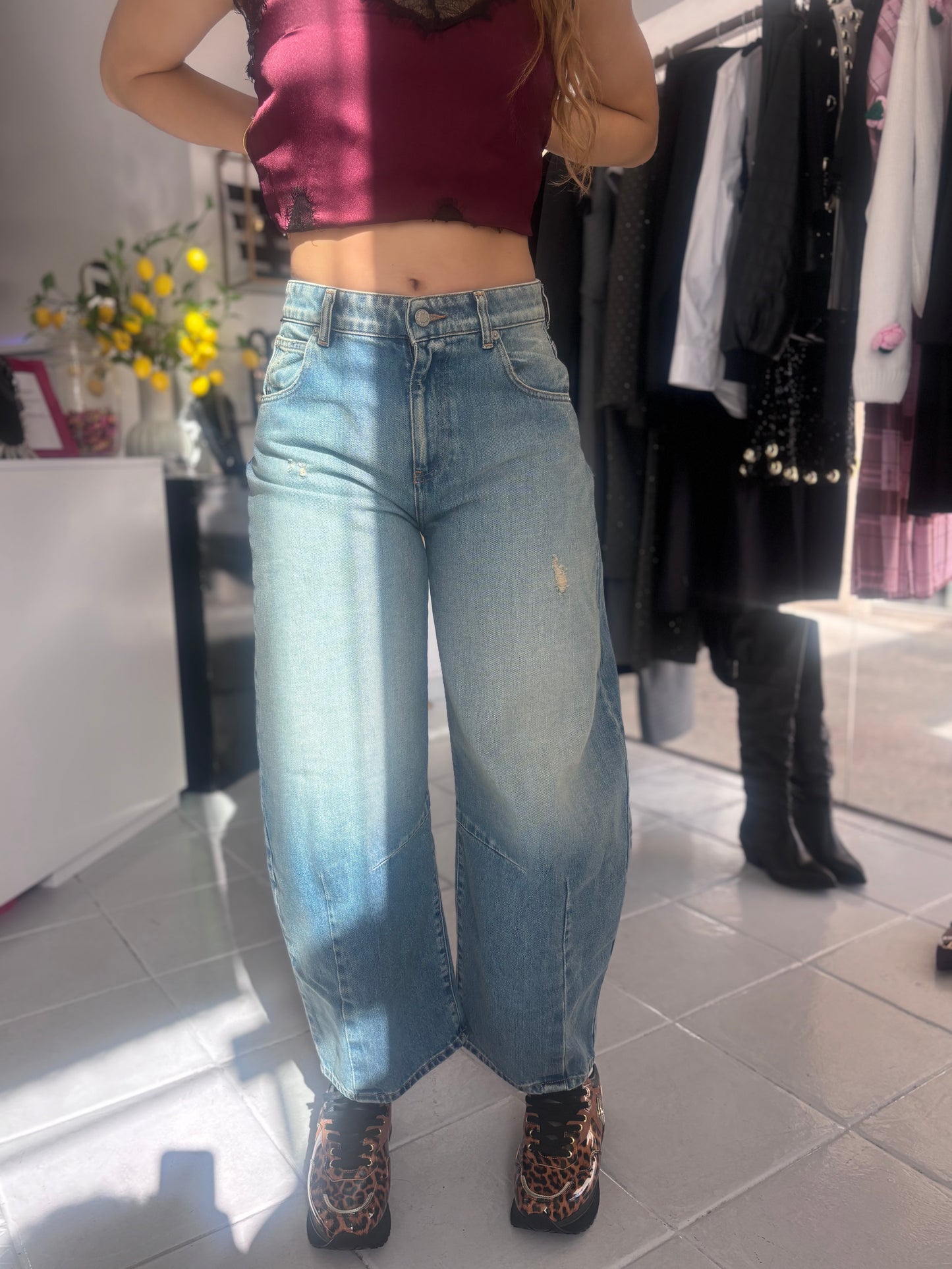 Denim carrot line pants