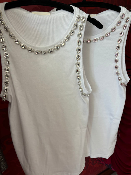 White T-shirt with embroidery details