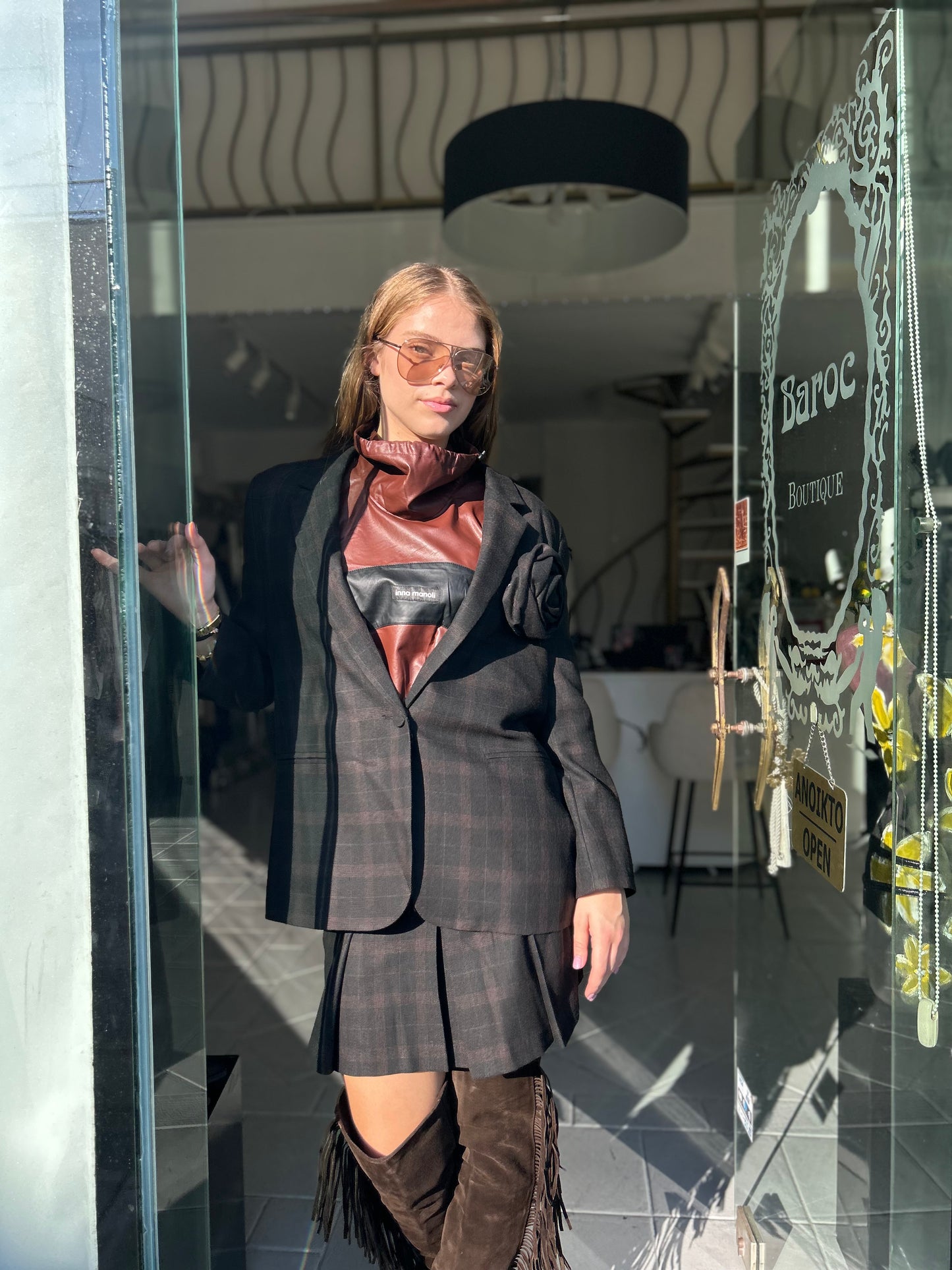 Check single breasted blazer with flower