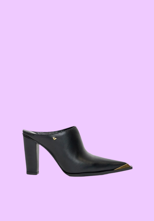 Ankle Boot with toe cap