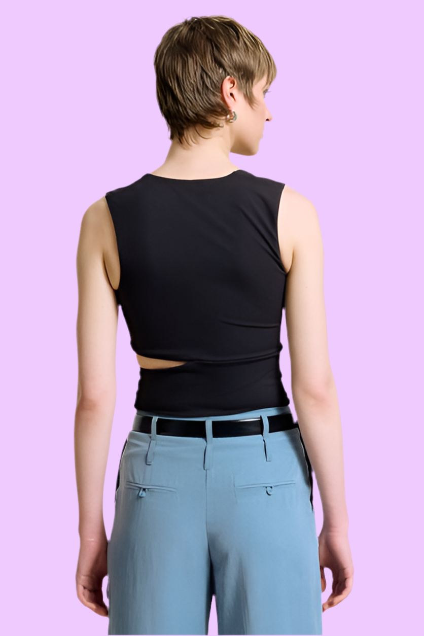 Assymetric neck-line top