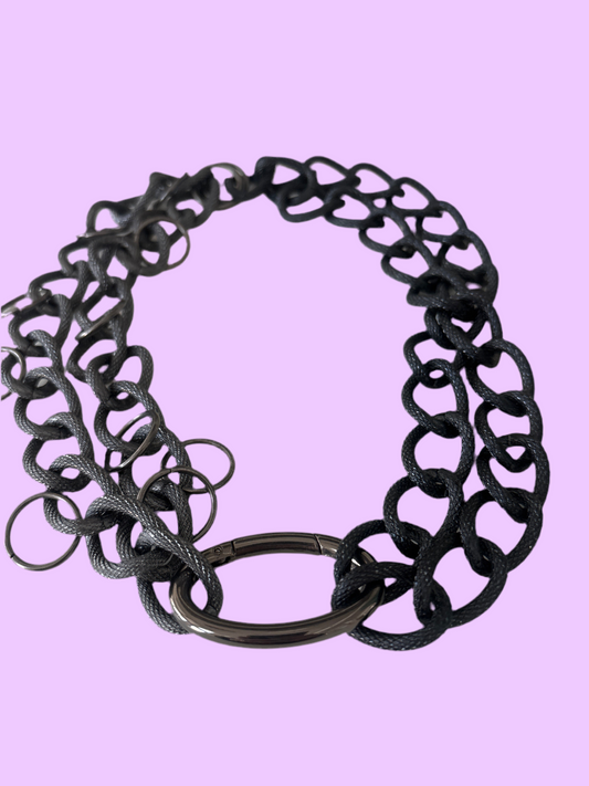 Dark gray and light gray short chain with loops