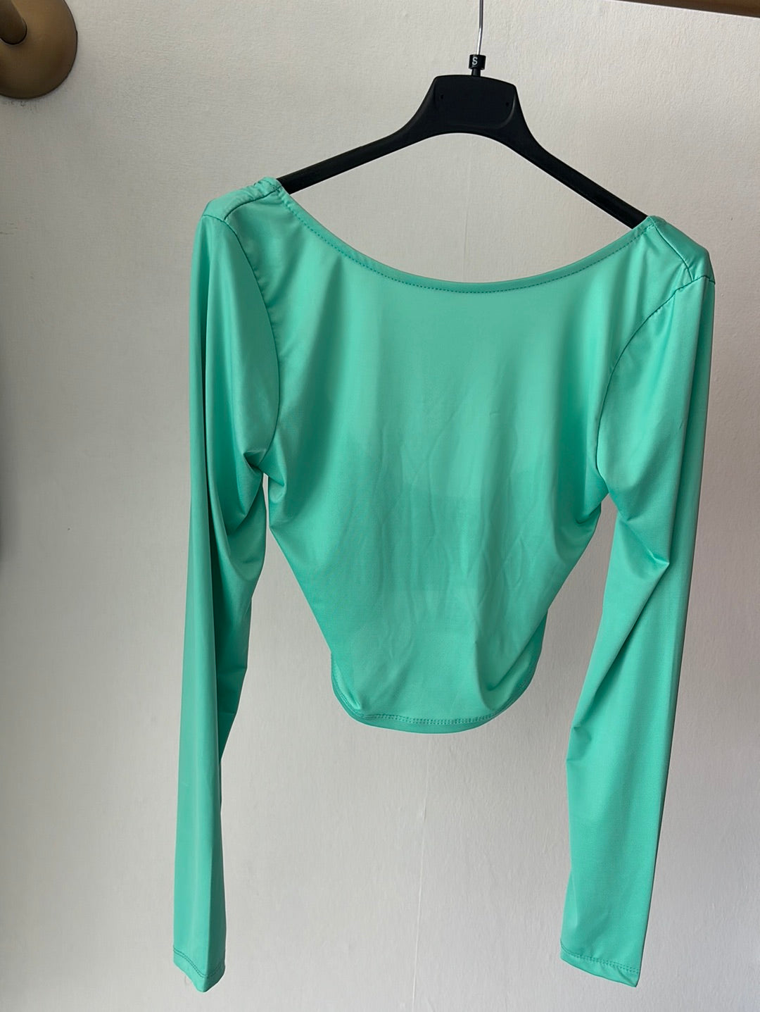 Long sleeve crop top