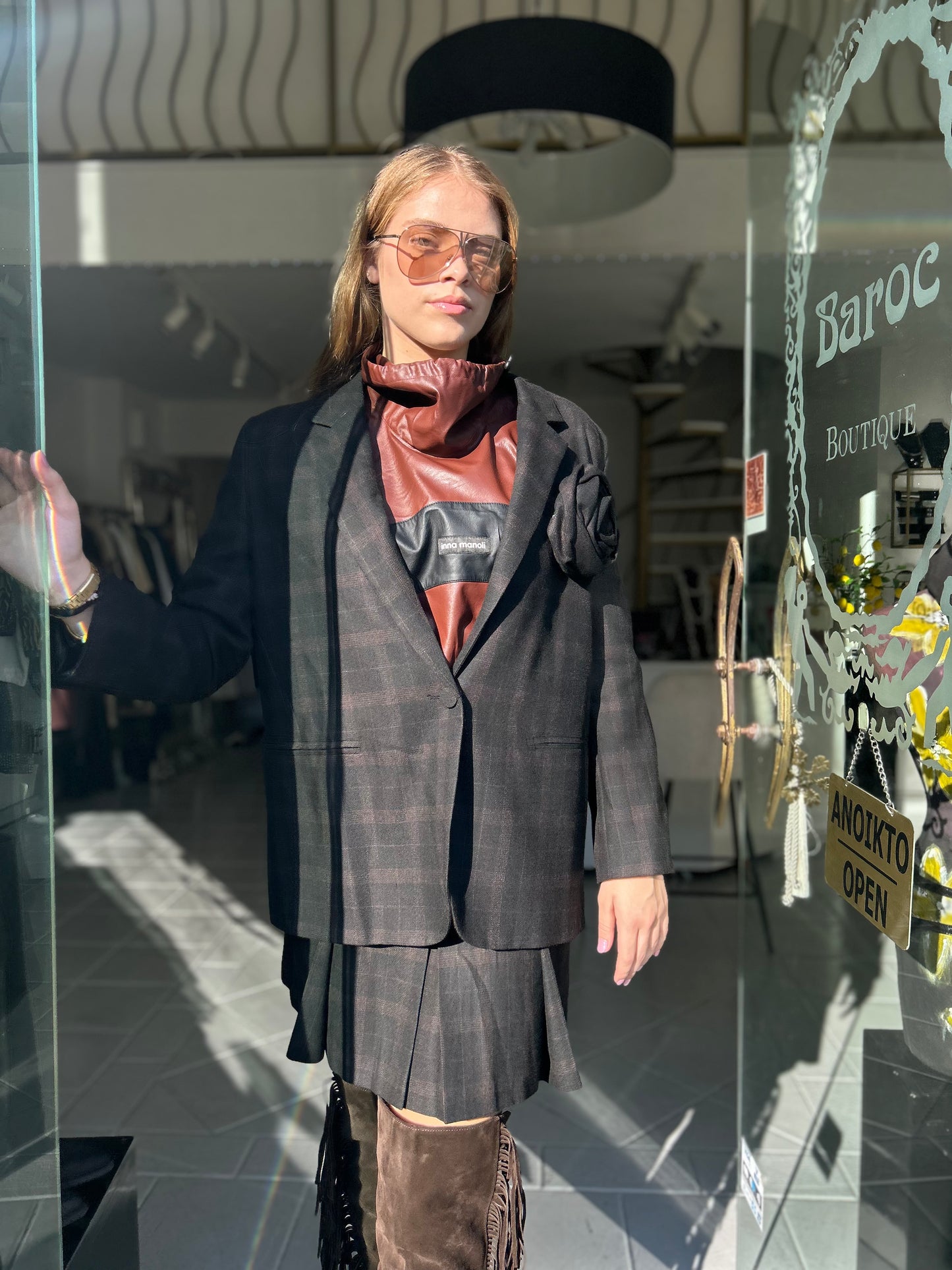 Check single breasted blazer with flower