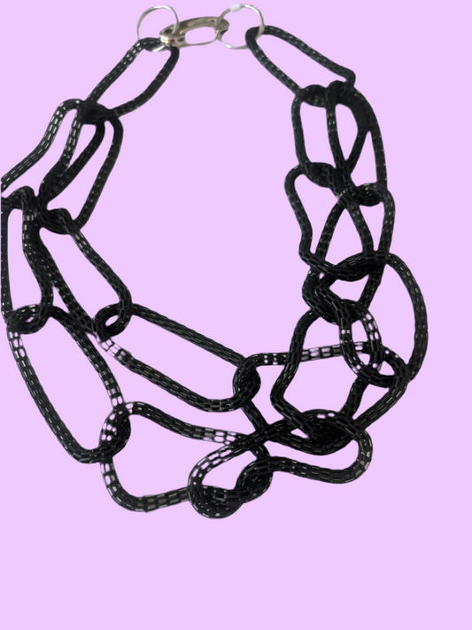 Black matt short necklace
