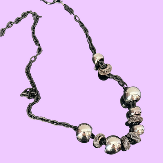 Black chain with big beats