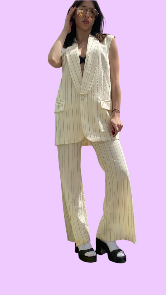 Straight line trouser with gold stripe