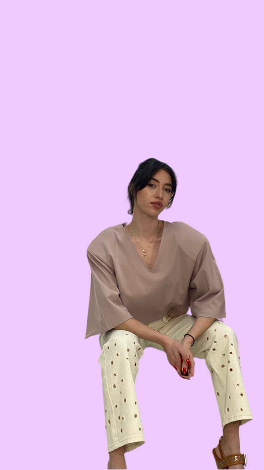 Top with V-neck and padded shoulders