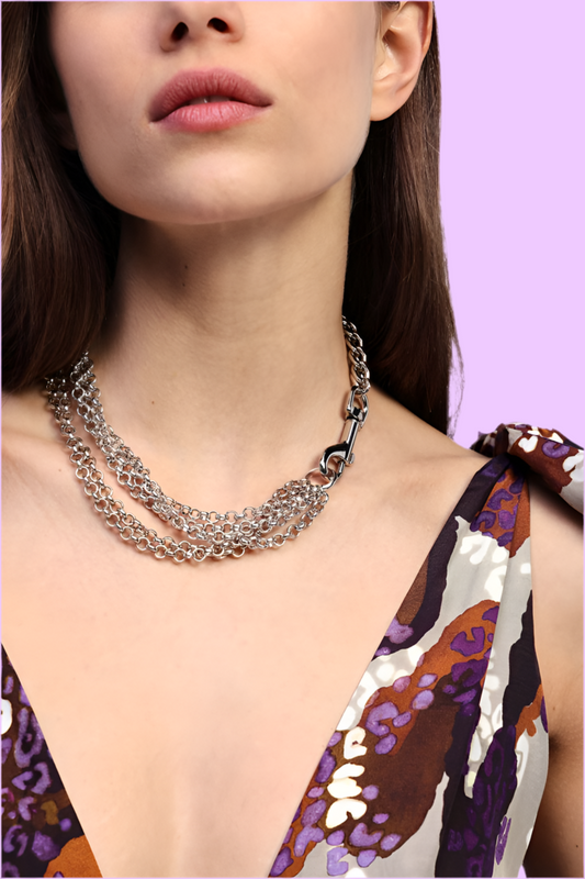 Layered necklace with clasp