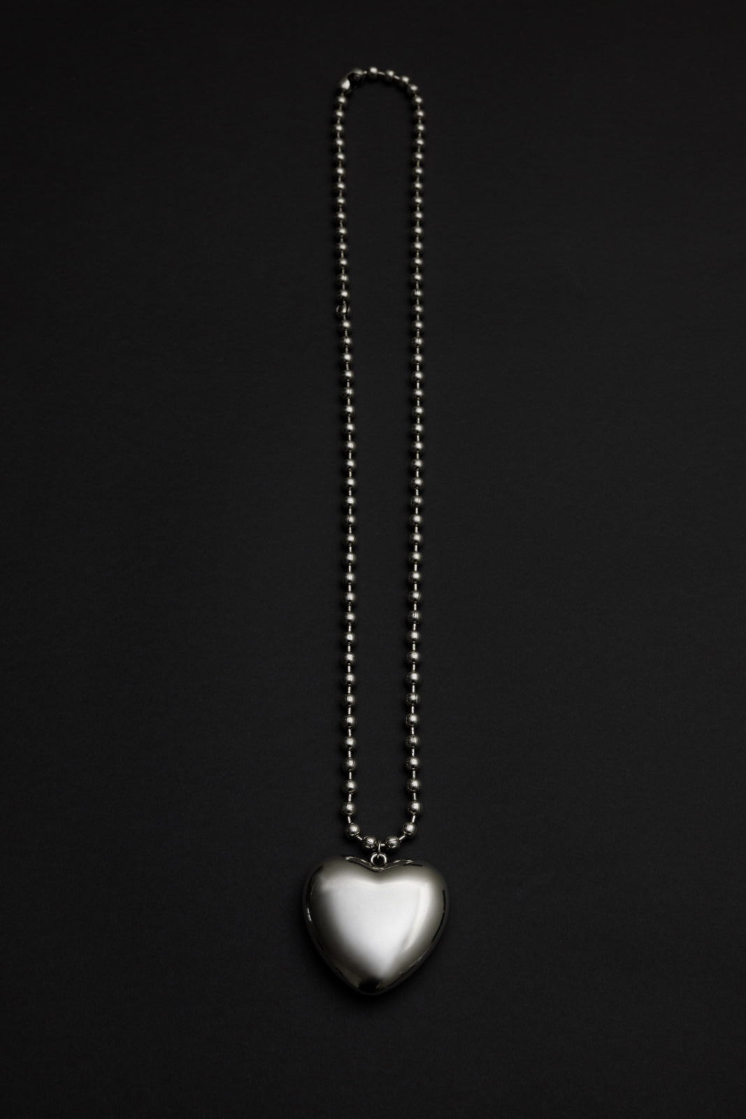 Ball chain heart necklace Baroc Boutique